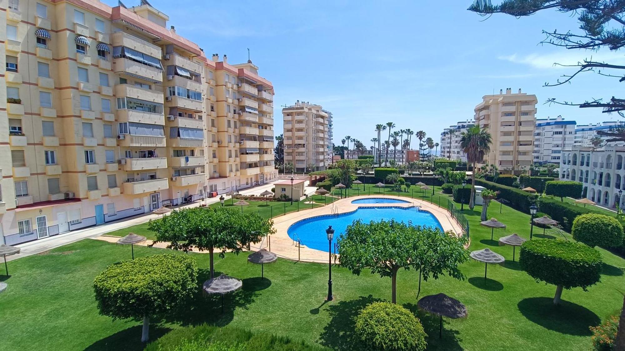 Апартаменты Andalucia Beach & Garden Бенальмадена Экстерьер фото